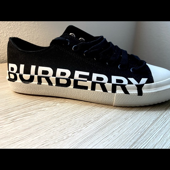 Burberry low top sneaker - Picture 11 of 12